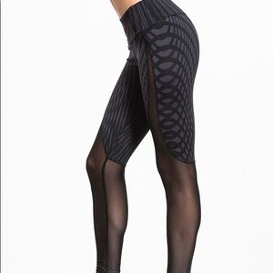 Alo yoga motion leggings